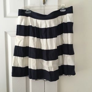 Banana Republic skirt with pockets!!!